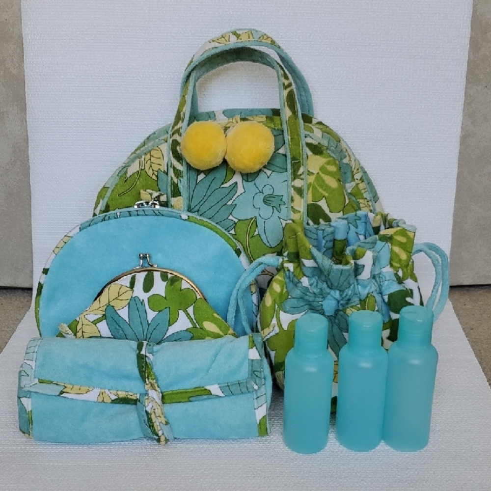 Allegro Trina Girl Cosmetic Bag Set - 8 Pieces